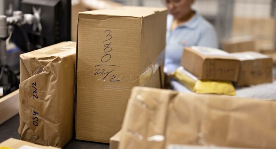 - Vi beklager virkelig, siger direktøren og påpeger, at personalet kæmper for kunderne.