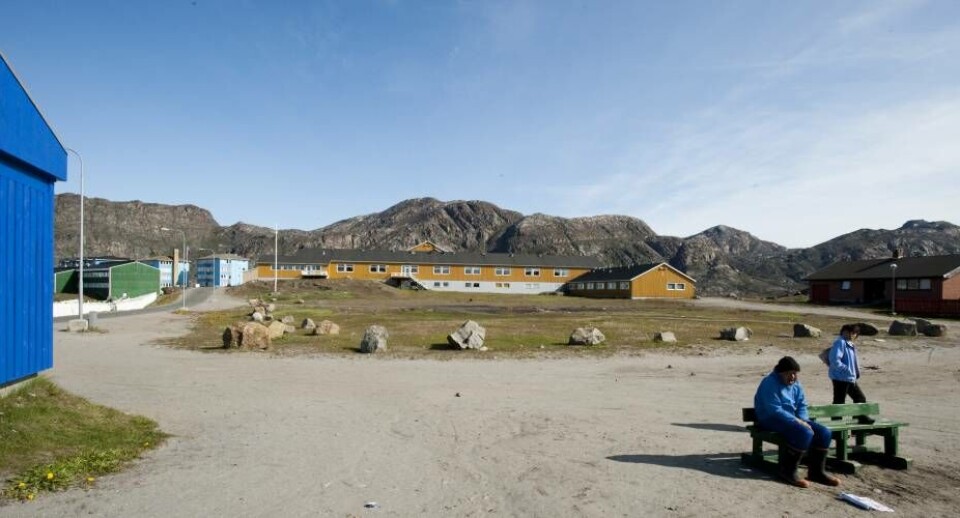 Regionssygehuset i Sisimiut lukker dørene for besøgende til indlagte på grund af smitte med Covid-19.
