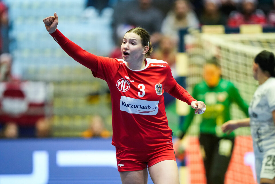 Beate Oma Dahle/NTB/Ritzau Scanpix Beate Oma Dahle/NTB/Ritzau ScanpixHver scoring, tackling og redning blev fejret af de grønlandske tilskuere, der følger med kampen mellem Grønland og Østrig i vm i håndbold. Beate Oma Dahle/NTB/Ritzau Scanpix Beate Oma Dahle/NTB/Ritzau Scanpix Beate Oma Dahle/NTB/Ritzau ScanpixHver scoring, tackling og redning blev fejret af de grønlandske tilskuere, der følger med kampen mellem Grønland og Østrig i vm i håndbold. Beate Oma Dahle/NTB/Ritzau Scanpix Beate Oma Dahle/NTB/Ritzau Scanpix