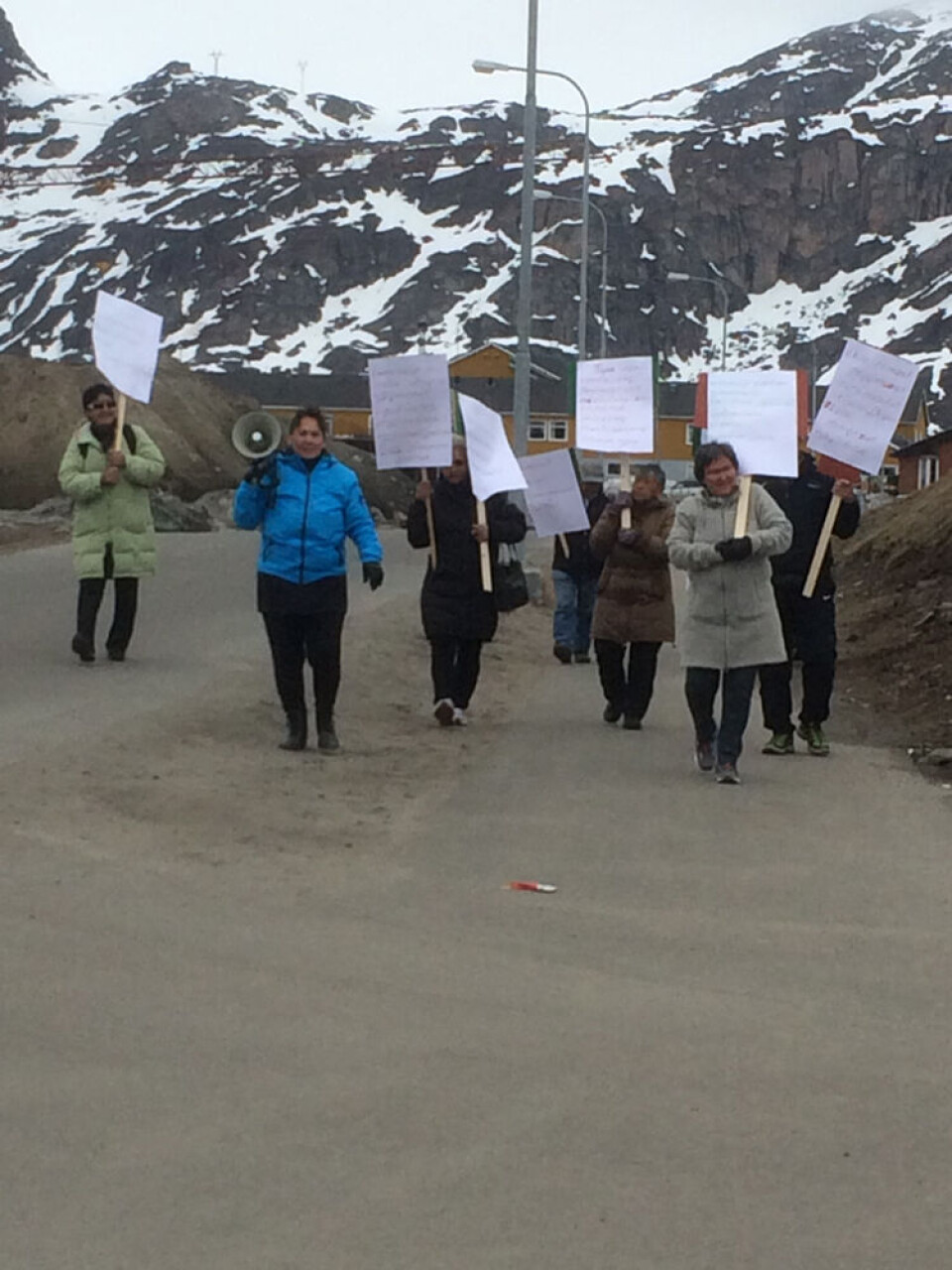 Forældre i Sisimiut tog lørdag debatten op om børnenes hash rygning, som de vil have stoppet. Optog imod hash, Sisimiut