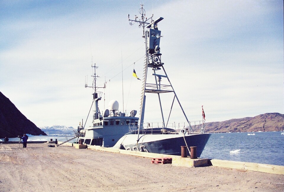I sine 14 år i søværnet sejlede Johnny Mieth især med de gamle inspektionskuttere - her Agdlek i Narsarsuaq - men også med inspektionsskibene Vædderen, Thetis og Beskytteren.