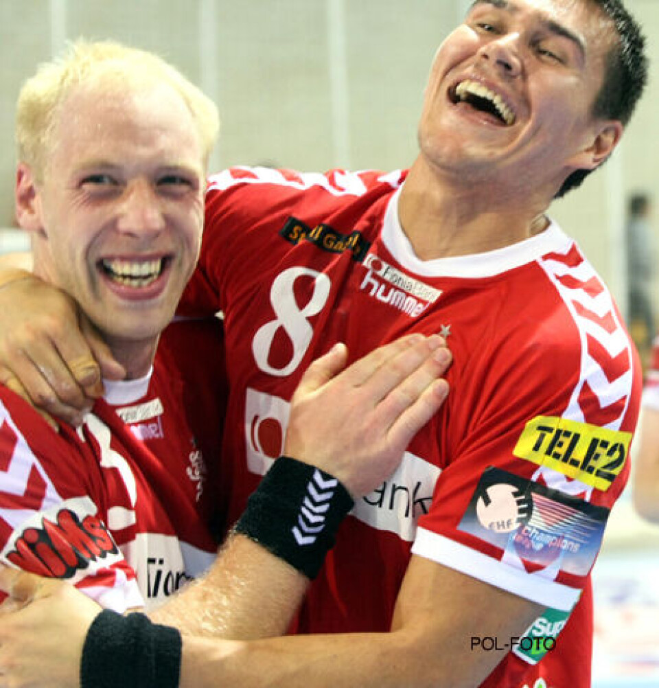 Kasper Jørgensen og Jakob Larsen efter onsdagens Champions League kamp mellem San Antonio og GOG/Svendborg i Pamplona i Spanien. Kampen sluttede 28-28. (SXP/Polfoto)