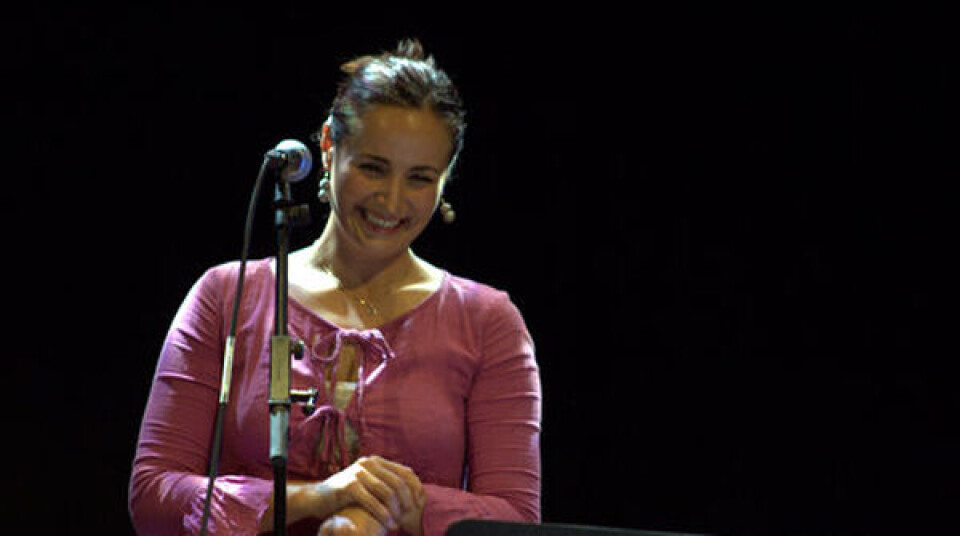 Julie henrykkede publikum. Foto: Knud Flemming Larsen Der blev også danset færøsk kædedans. Foto: Knud Flemming Larsen Julie henrykkede publikum. Foto: Knud Flemming Larsen Der blev også danset færøsk kædedans. Foto: Knud Flemming Larsen Julie henrykkede publikum. Foto: Knud Flemming Larsen Der blev også danset færøsk kædedans. Foto: Knud Flemming Larsen