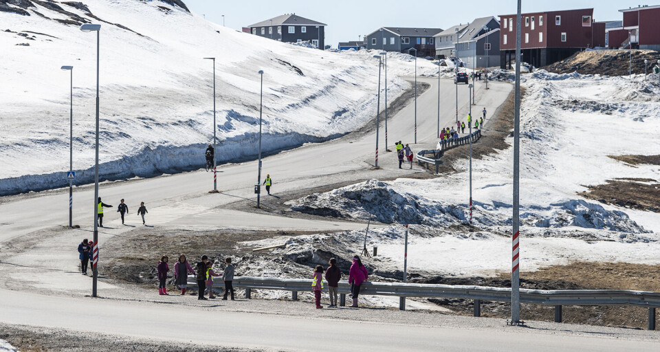 De velkendte motionister, der løber sammen i store grupper i majmåned er ikke til at spotte i år. Der mangler et program for Maaji Nuan Nuuk, mens der er godt med aktiviteter andre steder i landet.