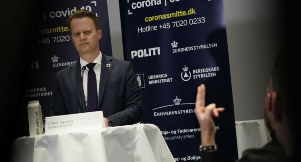 Udenrigsministeren: Lad være med at rejse til udlandet