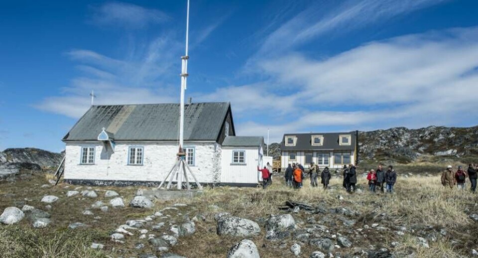Den nedlagte bygd Qoornoq i Nuup Kangerlua/Nuuks fjord bruges af husejere til rekreation og tiltrækker i stigende grad turister fra ind- og udland, der blandt andet beundrer denrestaurerede kirke.