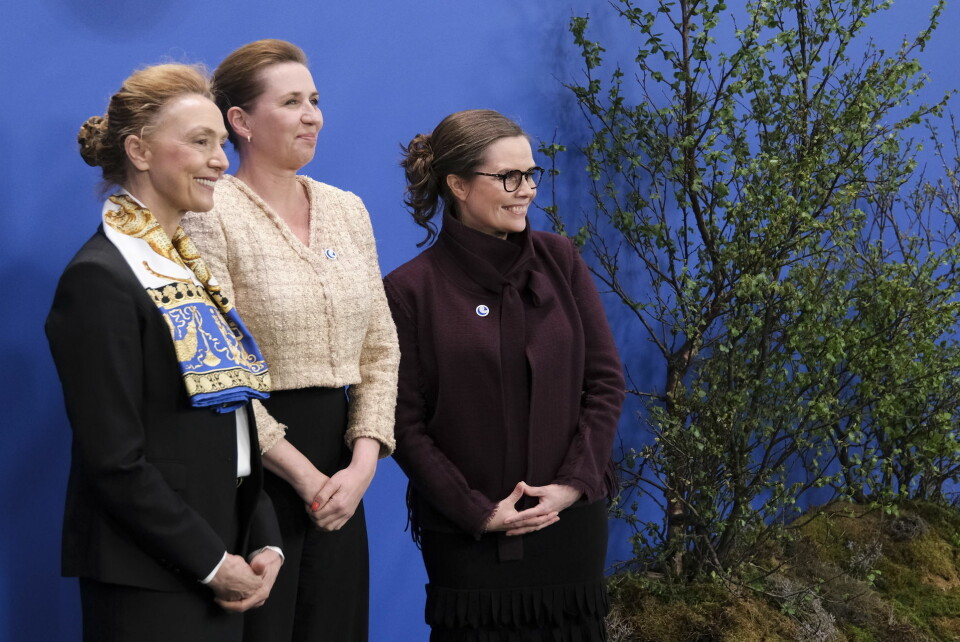 Rusland skal holdes ansvarlig for ødelæggelserne i Ukraine. Det skal et nyt register hjælpe med. Statsminister Mette Frederiksen (S) underskrev onsdag erklæringen om registret under Europarådets møde i Reykjavik på Island, hvor Islands statsminister, Katrin Jakobsdóttir (til højre i billedet).