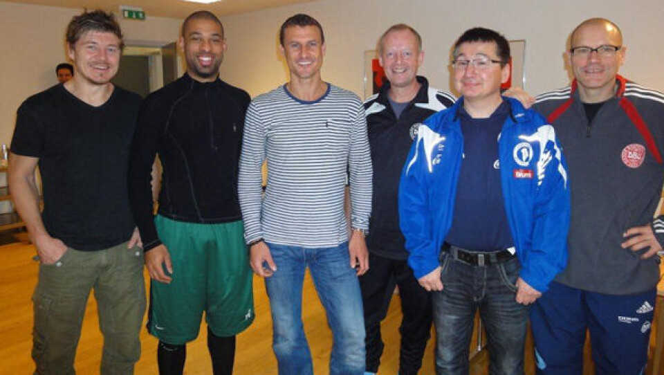 Saamerlerniit: Thomas Helweg, David Nielsen, Ebbe Sand, Henrik Brandenborg (DBU- mi ilitsersuisoq), Kent Kielsenaamma Jesper Petersen (DBU-mi ilitsersuisoq). Ass.: Jens Tang Olesen