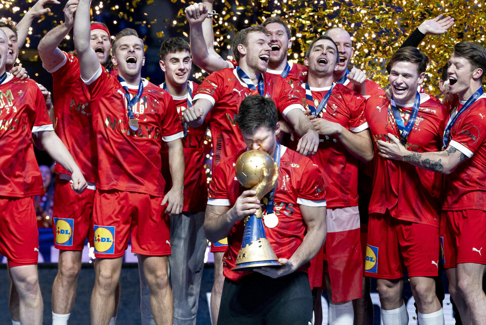 Det danske håndboldlandshold kæmper sig til historisk guldhattrick
