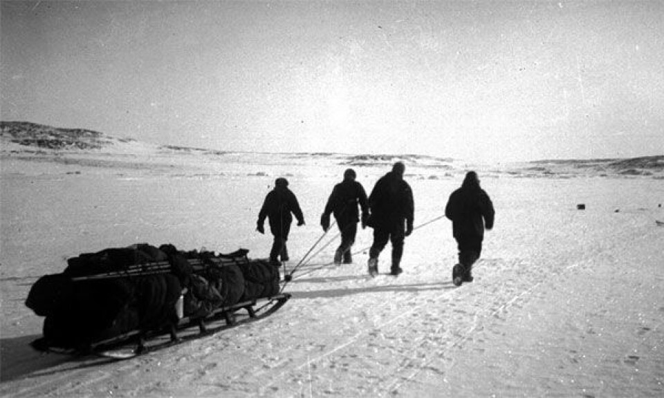 Otte til ti millioner ton metangas om året siver ud fra højarktiske områder. / Eight to ten million tons of greenhouse gasses are seeping out of the high Arctic annually