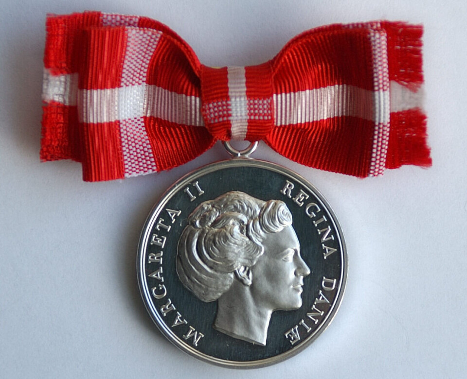 Hendes Majestæt Dronningens Fortjenstmedalje af sølv