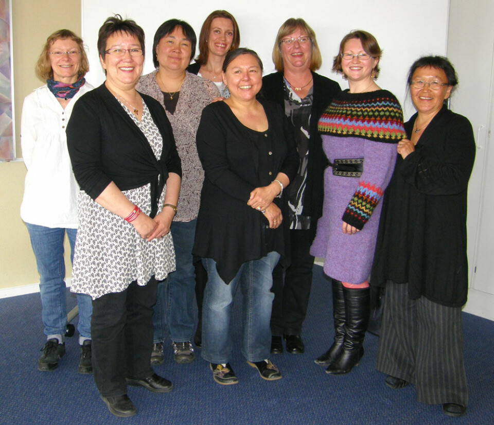 Fra venstre: Elin Sørensen, Biggi Nielsen, Marie Sara Larsen, Merete Smith-Sivertsen, Merete S. Rasmussen, Birthe Nielsen, Alyona Køhler, Tabia Theodorsen. Foto: Ilinniarfissuaq