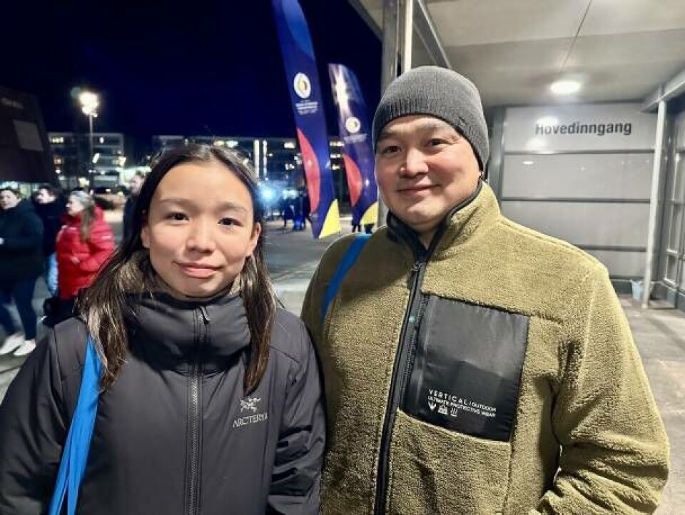 Inuuna Joelsen på 11 år og hendes far Kilaasi Joelsen. Inuuna drømmer om at blive en del af landsholdet.