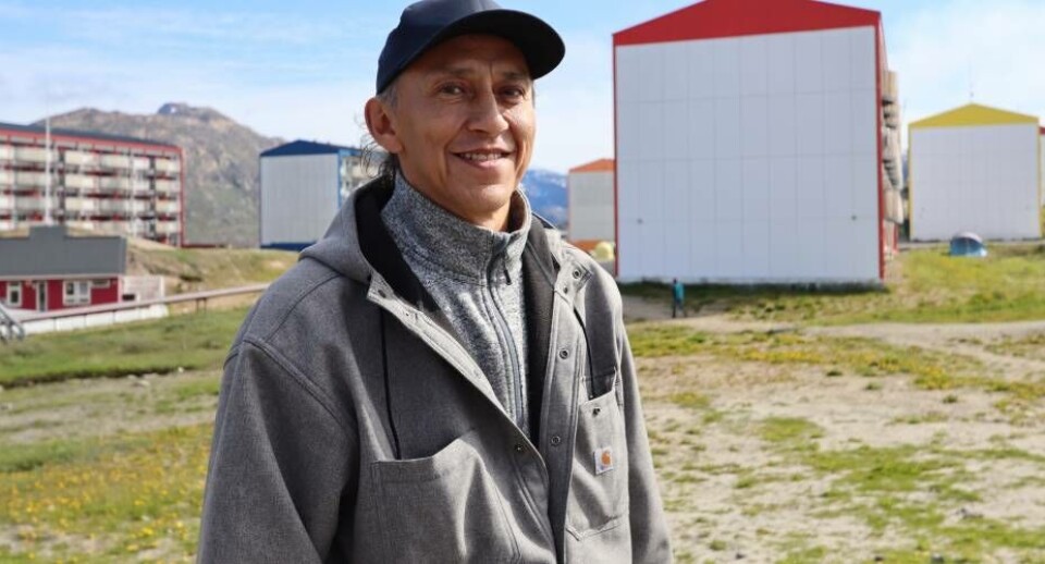 Miki Jacobsen havde sin kunstneriske debut i Sisimiut med en udstilling i Knud Rasmussenip Højskolia for 40 år siden.