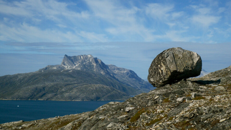 En mand blev lørdag kvæstet i et stenskred på sydsiden af fjeldet Sermitsiaq. Foto: Rune Langhoff