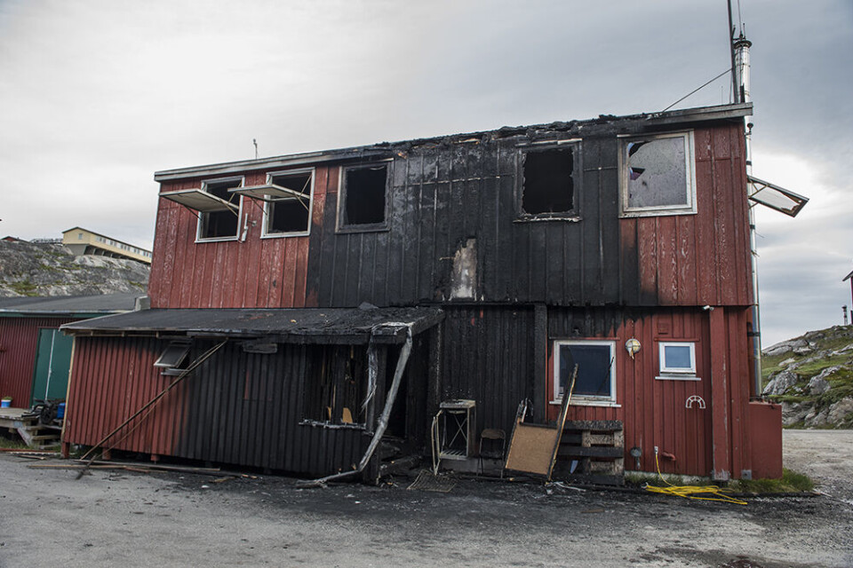 Politiet fik anmeldelsen om branden hos elektronikværkstedet O.S. Electronic i Nuuk natten til fredag klokken 00.55. Branden var slukket klokken 02.15