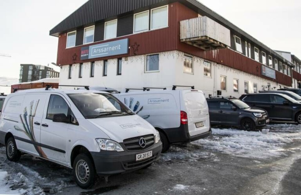 Salg af Arssarnerit trækker ud