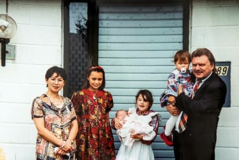Hans Peter Hansens familie, Ane Hansen og deres to sammenbragte børn og to fælles børn.