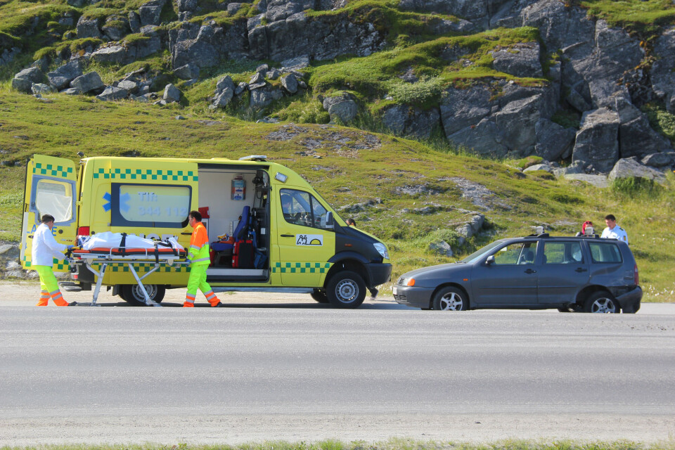En ambulance rykkede straks ud til ulykkesstedet Benny KokholmPolitiet kan endnu ikke udtale sig om årsagen til ulykken Benny KokholmEn ambulance rykkede straks ud til ulykkesstedet Benny KokholmPolitiet kan endnu ikke udtale sig om årsagen til ulykken Benny KokholmEn ambulance rykkede straks ud til ulykkesstedet Benny KokholmPolitiet kan endnu ikke udtale sig om årsagen til ulykken Benny Kokholm trafikuheld