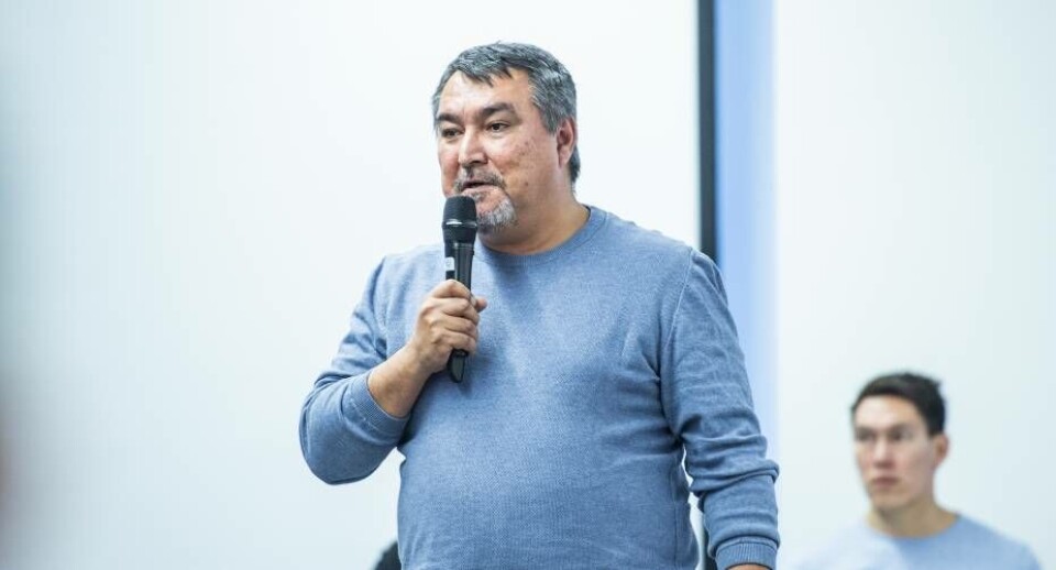 – Vi argumenterer over for de andre lande for, at vi fortsat skal være kyststat. Vi fastholder selvfølgelig vores position, siger departementschef Jørgen Isak Olsen fra Departementet for Fiskeri og Fangst.