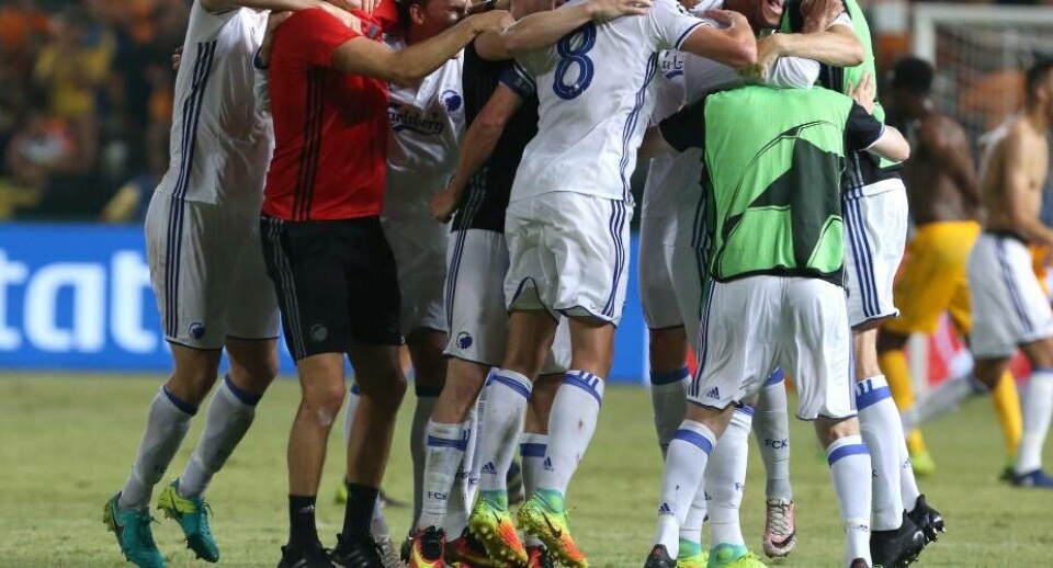 Federico Santander sørgede med en sen scoring for, at FCK er klar til Champions Leagues gruppespil for første gang i tre år efter samlet 2-1-sejr over Apoel