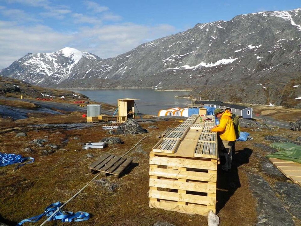 Kangia Camp (ejet af Maniitsoq Adventure Camps ApS) fungerer som base i forbindelse med boringer i Qeqertaasaq. Foto: NunaMinerals Kerneboringer i Qeqertaasaq. Boreselskabet er canadiske Cartwright Driling. Foto: NunaMinerals Kangia Camp (ejet af Maniitsoq Adventure Camps ApS) fungerer som base i forbindelse med boringer i Qeqertaasaq. Foto: NunaMinerals Kerneboringer i Qeqertaasaq. Boreselskabet er canadiske Cartwright Driling. Foto: NunaMinerals Kangia Camp (ejet af Maniitsoq Adventure Camps ApS) fungerer som base i forbindelse med boringer i Qeqertaasaq. Foto: NunaMinerals Kerneboringer i Qeqertaasaq. Boreselskabet er canadiske Cartwright Driling. Foto: NunaMinerals