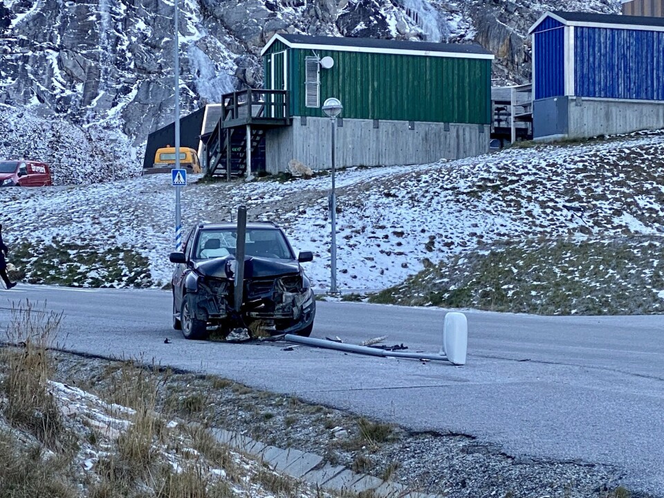 Bilen holder lørdag morgen fortsat, hvor den kørte galt.
