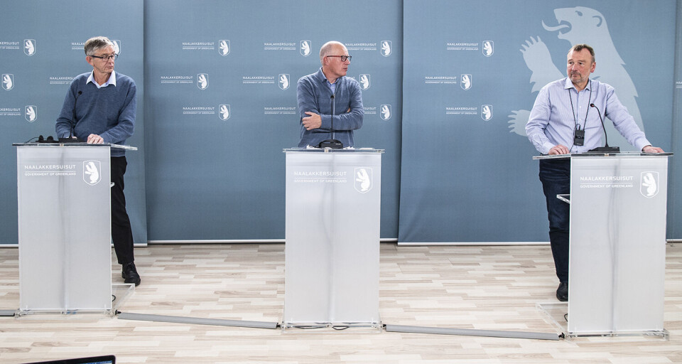 Formand for Fiskerikommissionen (i midten) Jens Paulsen præsenterede kommissionens betænkning på et pressemøde i september 2021.
