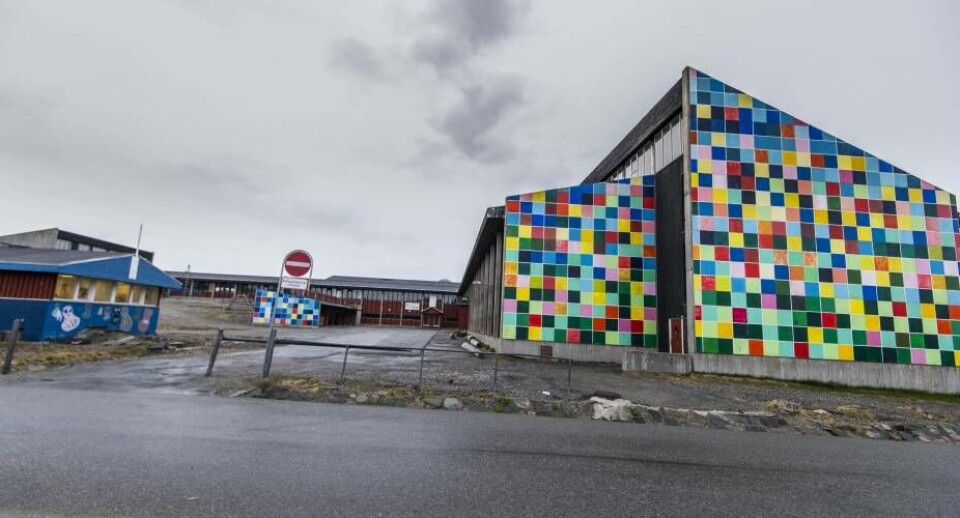 Atuarfik Tuiisaq er blevet set efter i sømmene. Tilsynsrapporten viser at elever og lærere trives på skolen og at skolebestyrelsen er meget aktiv.