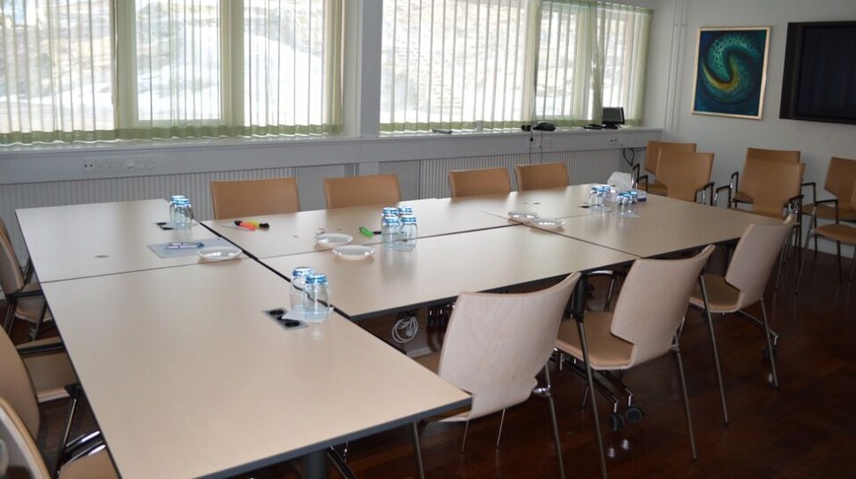 Kredsretten i Ilulissat var for lille, så kredsretten har lejet et konferencelokale på Hotel Arctic for at have plads til at udføre retssagen mod Kunuunnguaq Korneliussen. Foto: Paornánguaq Kleist