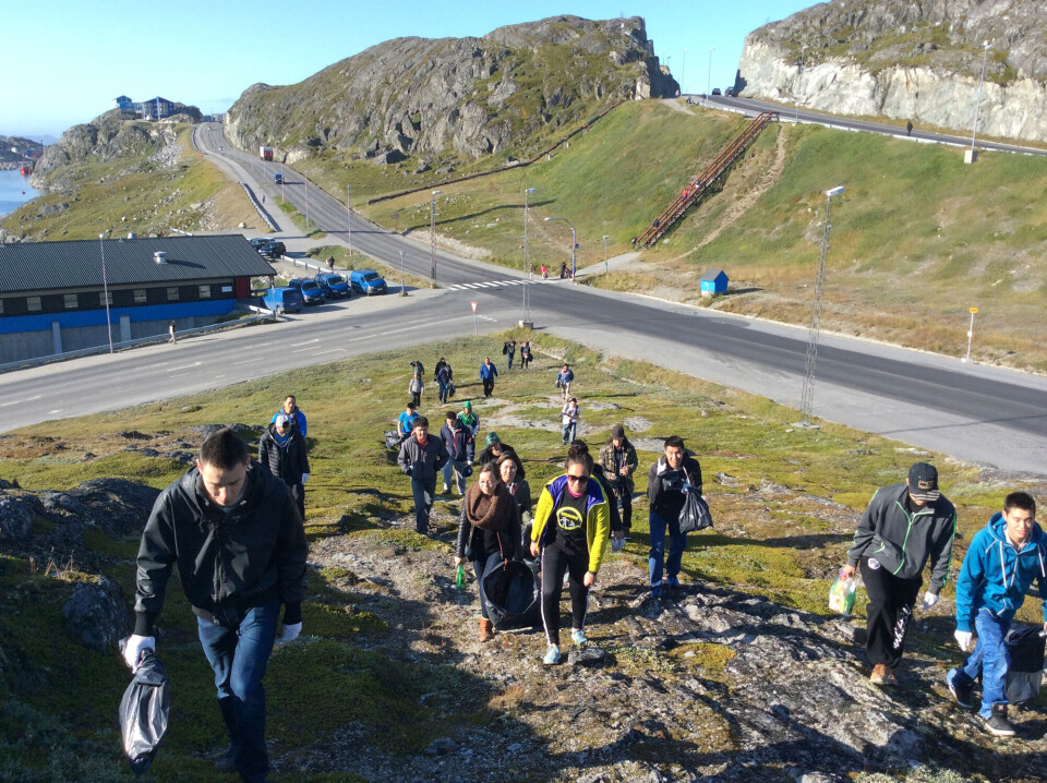 Turen gik videre til Manngua Uju PetersenDet efterladte affald har overbevist elever på Piareersarfik om, at det er forkert holdning af smide affald i naturen Uju PetersenNye elever på Piareersarfik i Nuuk bruger mange timer udendørs i introduktionsugen Uju PetersenIndsamlingen af affald starter ved Fiskerbyen i Nuuk Uju PetersenDet indsamlede affald fyldte flere sække Uju PetersenTuren gik videre til Manngua Uju PetersenDet efterladte affald har overbevist elever på Piareersarfik om, at det er forkert holdning af smide affald i naturen Uju PetersenNye elever på Piareersarfik i Nuuk bruger mange timer udendørs i introduktionsugen Uju PetersenIndsamlingen af affald starter ved Fiskerbyen i Nuuk Uju PetersenDet indsamlede affald fyldte flere sække Uju PetersenTuren gik videre til Manngua Uju Petersen Piareersarfik