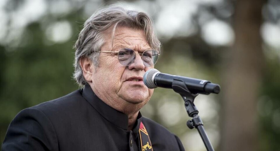 Niels 'Noller' Olsen har fået kræft i hjernen og indstiller derfor karrieren som musiker.
