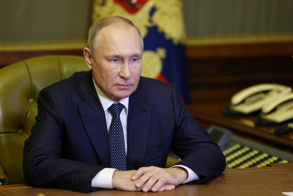 Præsident Vladimir Putin ledede mandag et møde i Ruslands sikkerhedsråd. 'Den russiske regering er ikke interesseret i en konflikt med USA og Nato, men det betyder ikke, at den er klar til at finde sig i hvad som helst.' Det siger Sergej Rjabkov, som er viceminister i det russiske udenrigsministerium, tirsdag.