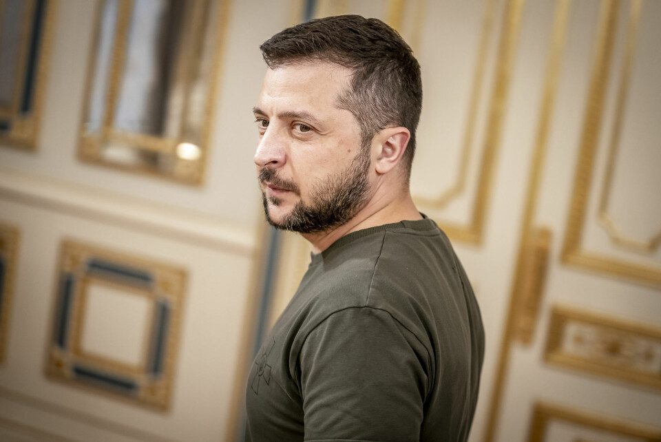 Præsident Volodymyr Zelenskyj slap uskadt fra en påkørsel i Kyiv sent onsdag. Han var vendt tilbage fra et besøg i Izjum i det østlige Ukraine, som i weekenden blev tilbageerobret fra Rusland.