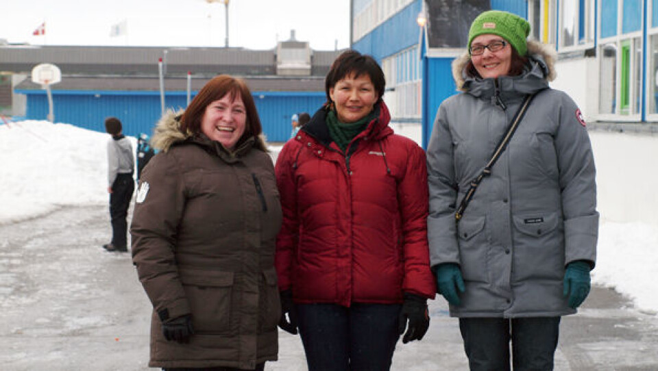 Zanne Zeeb, Najannguaq Olsen og Hanne Pedersen i nævnte rækkefølge er henholdsvis trinleder for yngstetrinnet, mellemtrinnet og ældstetrinnet på Atuarfik Ukaliusaq i Nuuk. Foto: Søren Duran Duus