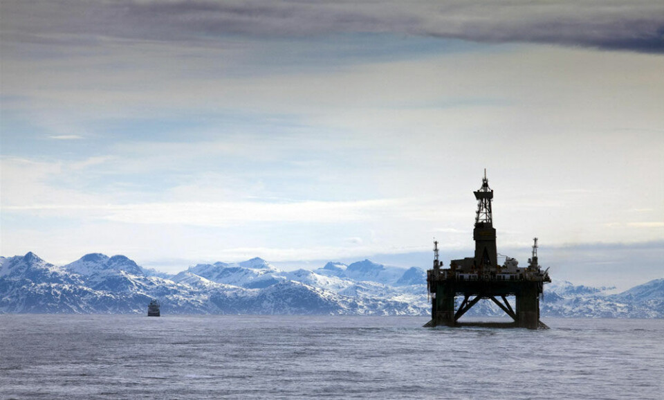 Leiv Eiriksson er nu gået i gang med at bore i Atammik blokken. Foto: Greenpeace Ocean Rig Corcovado er den anden boreplatform, som borer i Lady Franklin blokken ud for Nuuk. Foto: Cairn Leiv Eiriksson er nu gået i gang med at bore i Atammik blokken. Foto: Greenpeace Ocean Rig Corcovado er den anden boreplatform, som borer i Lady Franklin blokken ud for Nuuk. Foto: Cairn Leiv Eiriksson er nu gået i gang med at bore i Atammik blokken. Foto: Greenpeace Ocean Rig Corcovado er den anden boreplatform, som borer i Lady Franklin blokken ud for Nuuk. Foto: Cairn