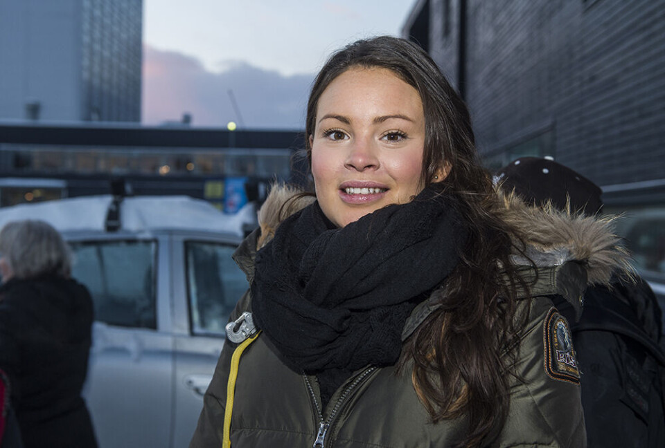 Nanna Kilime, 27 år: - Der er et bestemt parti, jeg stemmer på, men denne gang har jeg valgt at stemme på en anden kandidat end sidste gang. Og ja, den økonomiske situation har haft en indflydelse på mit valg Leiff JosefsenLauritz Street, 55 år: - Jeg stemte på en ny kandidat, og økonomien har haft en indflydelse på mit valg Leiff JosefsenCamilla Lennert-Kleemann, 27 år: - Denne gang har jeg valgt en kandidat fra et andet parti, og det var først i morges, jeg besluttede mig for, hvem det skulle være. Økonomien har ikke haft indflydelse på mit valg Leiff JosefsenIngo Hansen, 33 år: - Jeg havde besluttet mig på forhånd, hvem det skulle være. For mig handler det ikke om partier, men om personen, når jeg stemmer. Men jeg må indrømme, at de 275 million kroner i underskud har haft en indflydelse på mit valg Leiff Josefsen