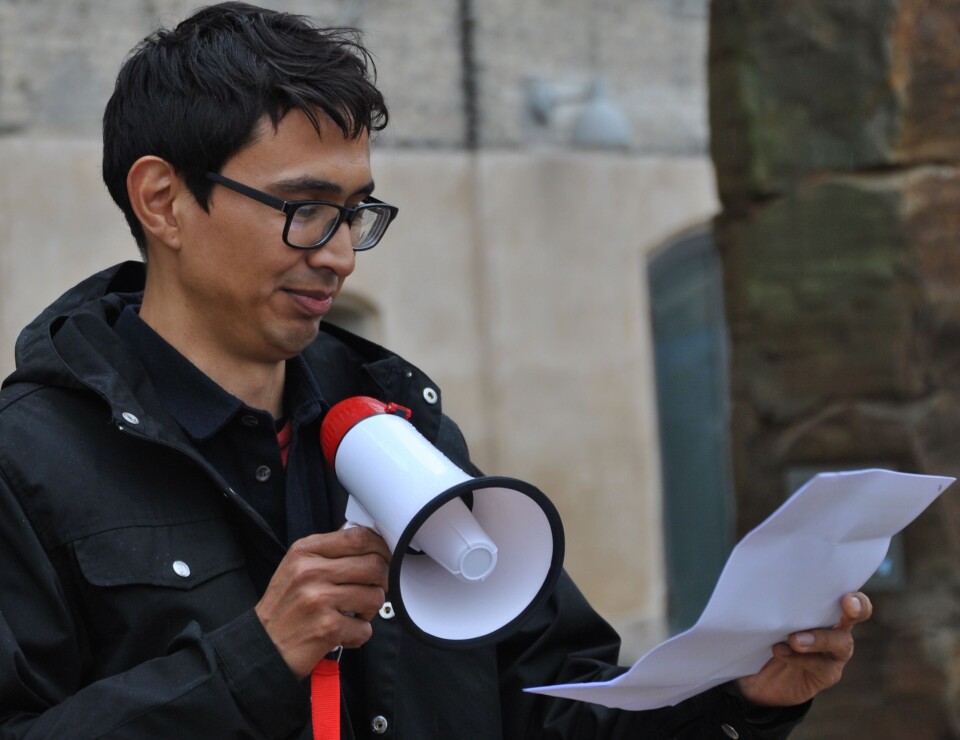 Ortu Mørch Olsen Arktis MediaForan Grønlands Repræsentation i København var der tirsdag en demonstration mod Aleqa Hammonds misbrug af offentlige midler Arktis MediaOmkring 20 dukkede op på Nordatlantens Brygge i København til demonstrationen mod Aleqa Hammonds misbrug af offentlige midler Arktis MediaDemonstranter foran Nordatlantens Brygge Arktis MediaOrtu Mørch Olsen Arktis MediaForan Grønlands Repræsentation i København var der tirsdag en demonstration mod Aleqa Hammonds misbrug af offentlige midler Arktis MediaOmkring 20 dukkede op på Nordatlantens Brygge i København til demonstrationen mod Aleqa Hammonds misbrug af offentlige midler Arktis MediaDemonstranter foran Nordatlantens Brygge Arktis Media