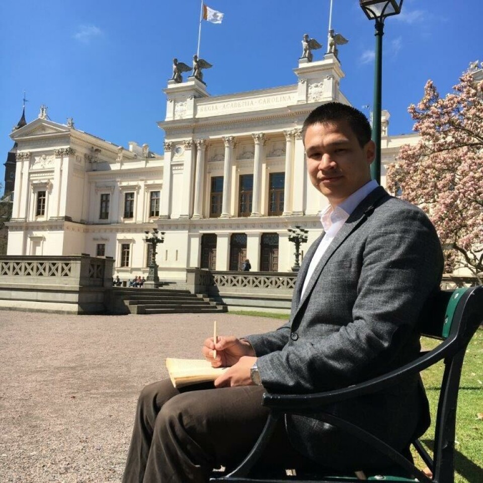 - Kalaallisut oqaluttuusugut aamma iluanaarutissaqarpugut, oqaatsimimmi atuisinnaasut amerlatsikkaangata, oqaatsit taakku iluaqutaasinnaanerat annertusisarmat, Suinni Johansen Siumup Inuusuttaaneersoq taama oqarpoq.