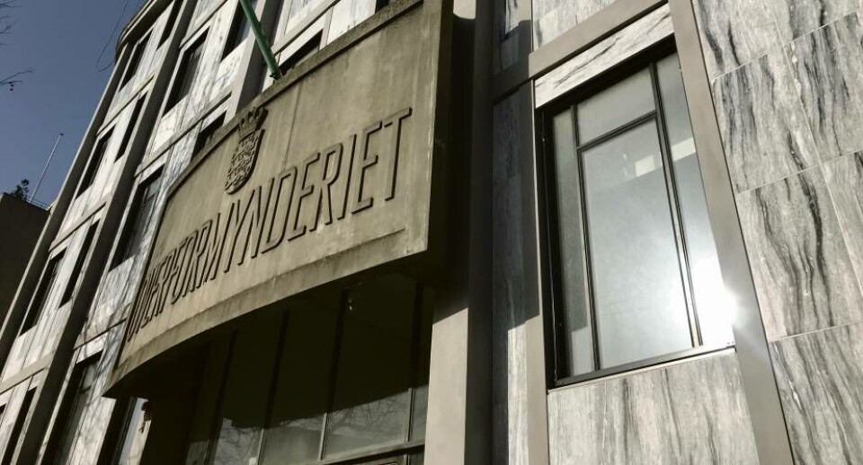 Overformynderiets bygning i København, der i dag huser beskæftigelsesministeriet blev bygget i 1935-37. Bygningen har de senere år været under renovation efter at have stået i 80 år uden at marmoren har taget skade.