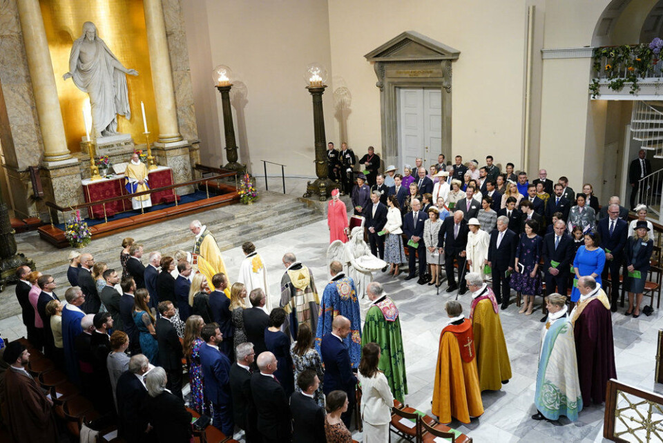 Festgudstjenesten i Vor Frue Kirke under fejringen af dronningens 50-års regeringsjubilæum i København.