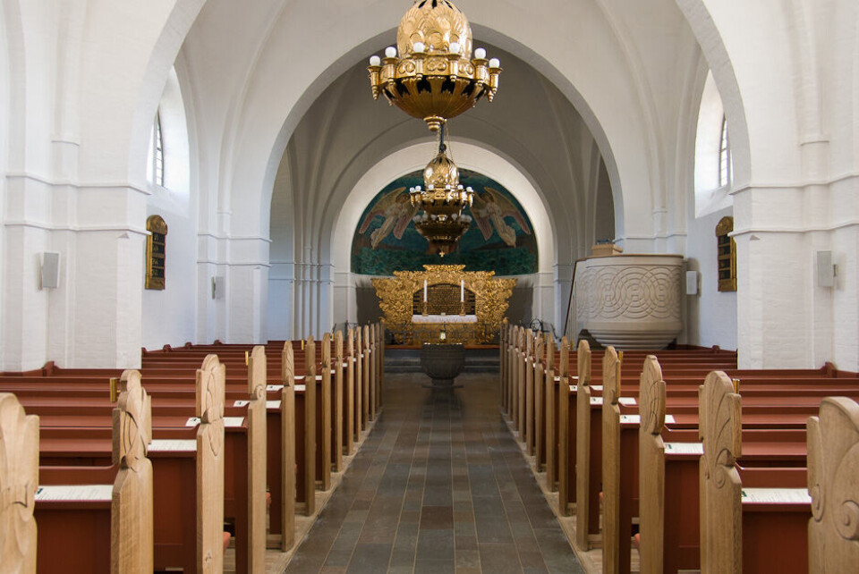 Vodskov Kirke, hvor mindehøjtideligheden for Anders Brøns foregår, ligger tæt på Polar Seafoods danske afdeling.