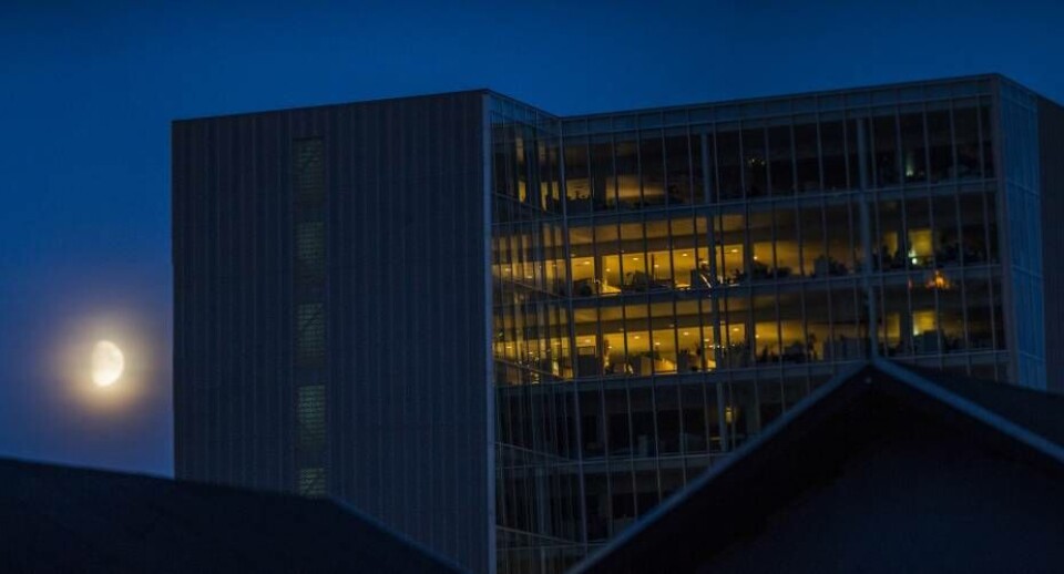 Der har været arbejdet på overtid i Selvstyretårnet for at forberede samlingen og overveje eventuelle krisetiltag.