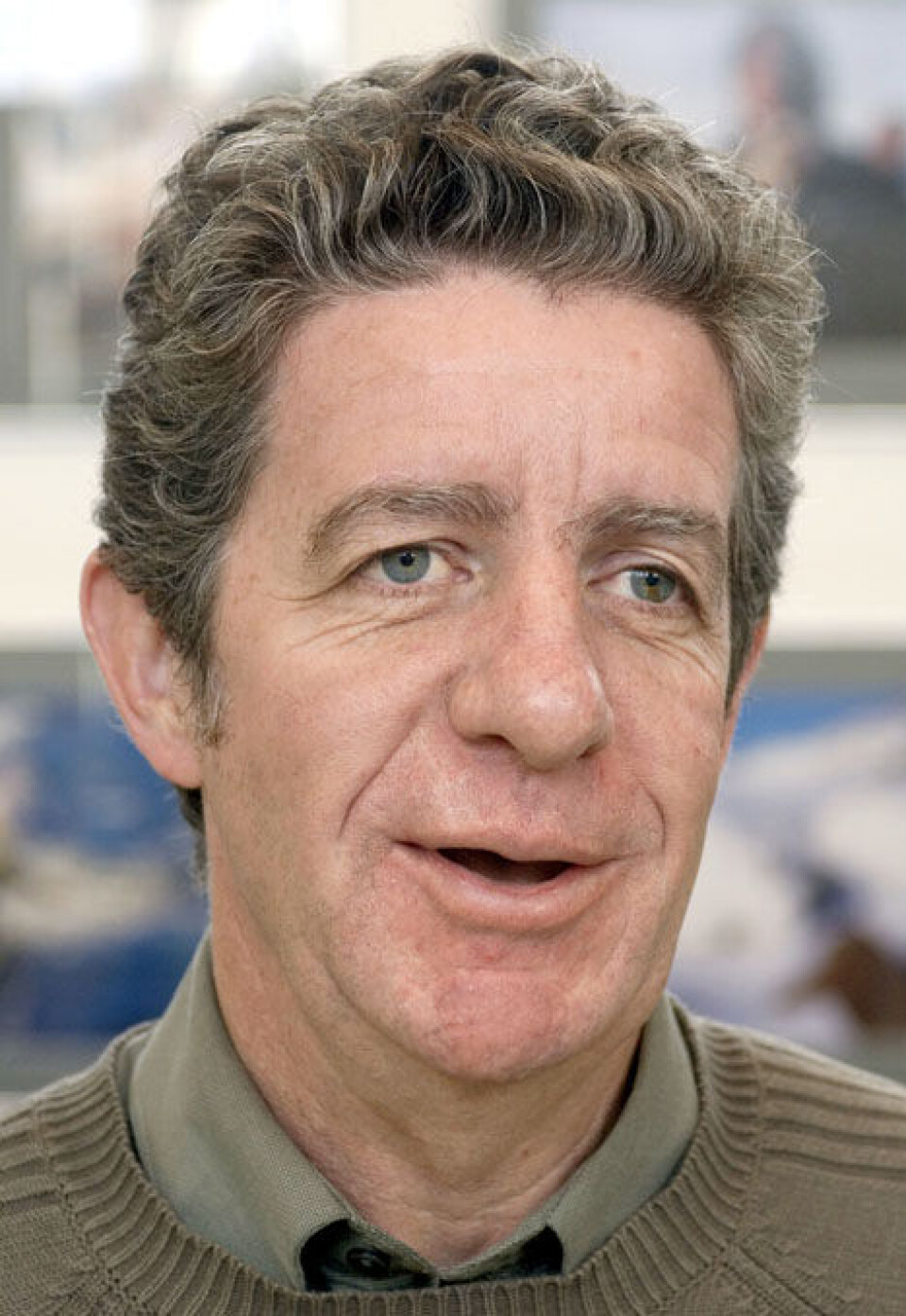 Professor Brendan Mackeyp, Australiameersup, nunarsuup qanoq issusia aammalu Earth Charterip (Nunarsuarmut Angerfigeqatigiinenup) tunuliaqutaa oqauttuarai. Finn Lynge aamma Henriette Rasmussen marluullutik Earth Charterimik sulinermi peqataasimapput. Henriette Rasmussen ullumi Earth Charter Commissionimi ilaasortaavoq, Kalaallit Nunaata Issittullu sinniisuattut. Narsami isumasioqatigiinneq, illoqarfiup kulturimut illuani A-21-mi ingerlanneqartoq, sapaatiummat Finn Lyngep ammarpaa. Professor Brendan Mackeyp, Australiameersup, nunarsuup qanoq issusia aammalu Earth Charterip (Nunarsuarmut Angerfigeqatigiinenup) tunuliaqutaa oqauttuarai. Finn Lynge aamma Henriette Rasmussen marluullutik Earth Charterimik sulinermi peqataasimapput. Henriette Rasmussen ullumi Earth Charter Commissionimi ilaasortaavoq, Kalaallit Nunaata Issittullu sinniisuattut. Narsami isumasioqatigiinneq, illoqarfiup kulturimut illuani A-21-mi ingerlanneqartoq, sapaatiummat Finn Lyngep ammarpaa. Professor Brendan Mackeyp, Australiameersup, nunarsuup qanoq issusia aammalu Earth Charterip (Nunarsuarmut Angerfigeqatigiinenup) tunuliaqutaa oqauttuarai.